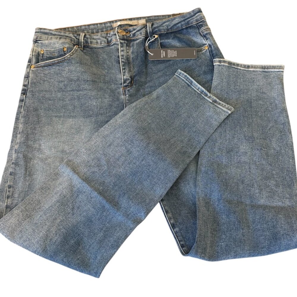 Tractr  Diane Slim Fit Mid Rise Blue Distressed Women’s Jeans - Size 12/31 -NWT